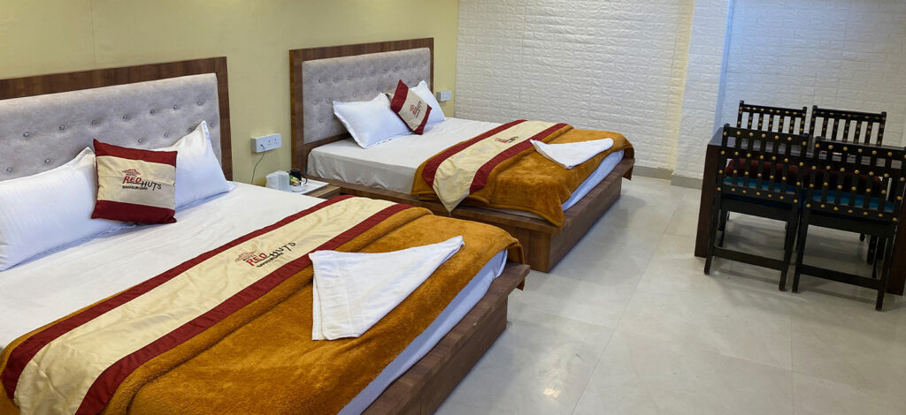 Hotel Red Huts
